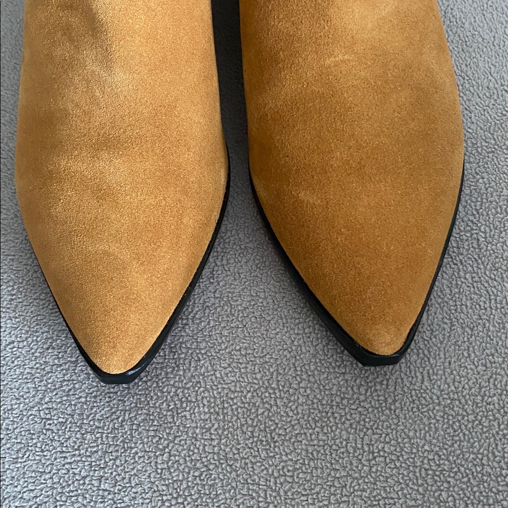 NIB Marc Fisher • Yolli Pointed Ankle Suede Bootie - Picture 4 of 5